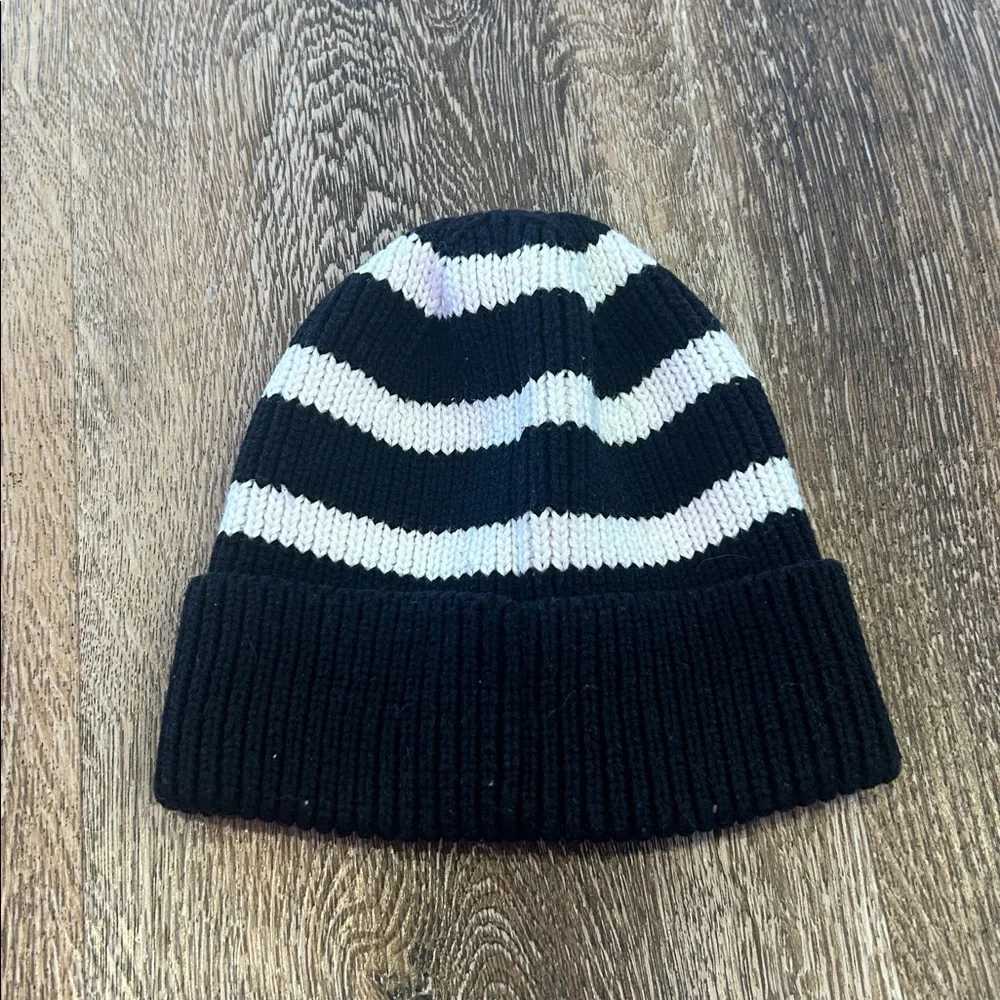 BabyGAP Black and White Striped Beanie Size 12-24 Months